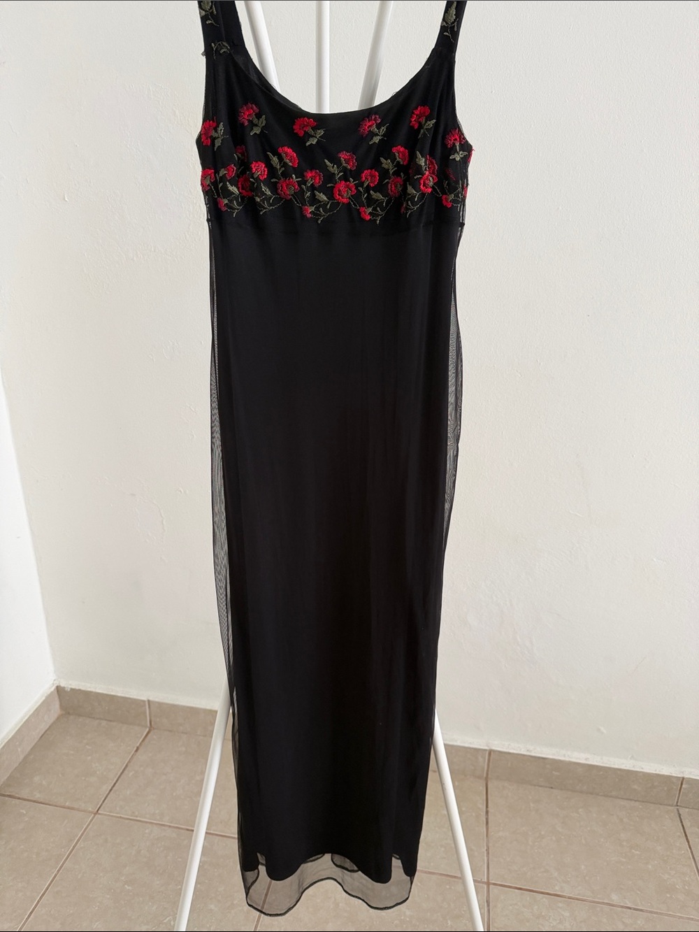 Laundry by Shelli Segal Black Top with Red Floral Embroidery - Picture 3 of 5
